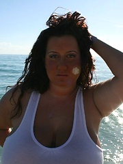 Super busty plumper aka Rosa Valentina - boobs on the beach